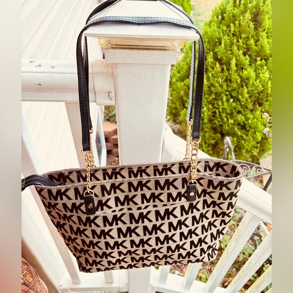 Michael Kors Jet Set Travel Large Chain Shoulder Tote Bag In MK Signature Brown - Picture 2 of 10